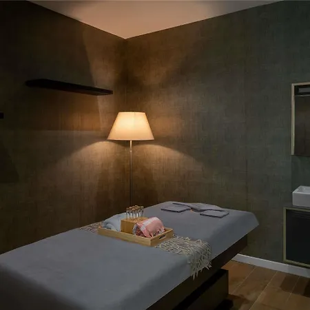 호텔 Moevenpick Living West *