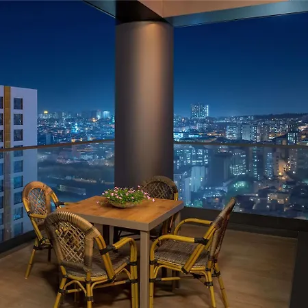 호텔 Moevenpick Living West *