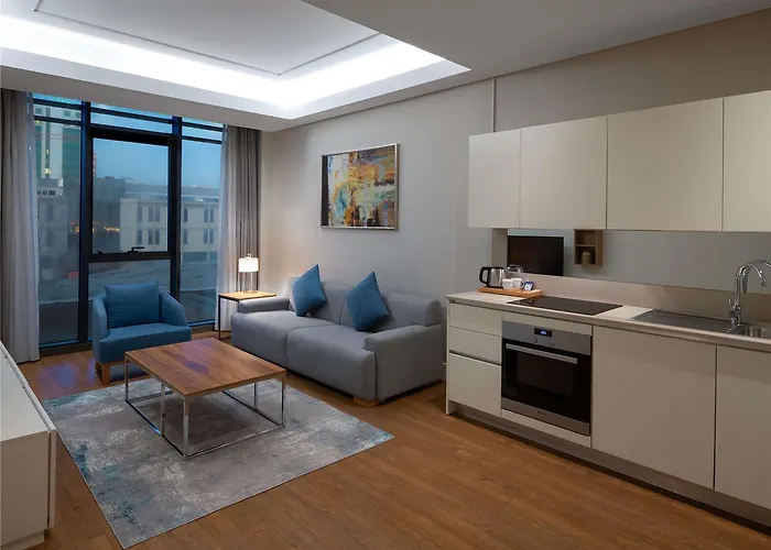 Otel Moevenpick Living West *