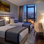 Moevenpick Living West Otel İstanbul