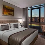 Moevenpick Living West מלון *