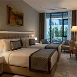 Moevenpick Living West מלון *