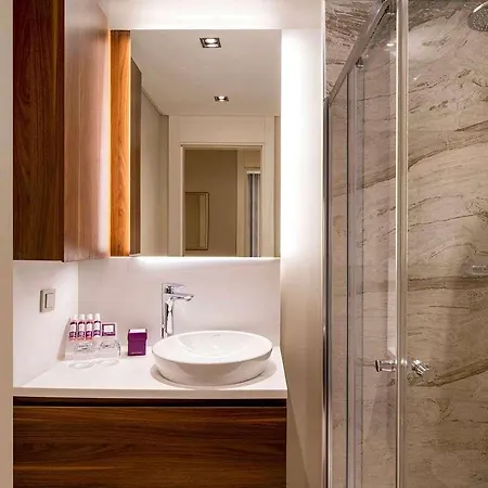 Moevenpick Living West Hotel *