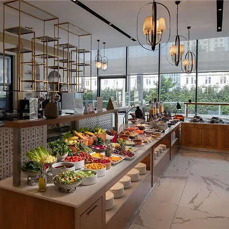Ξενοδοχείο Moevenpick Living West *