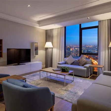 Hotel Moevenpick Living West *