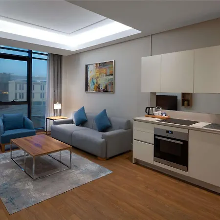 酒店 Moevenpick Living West *