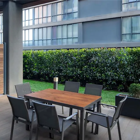 Moevenpick Living West Hotel *