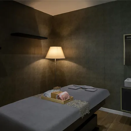 Ξενοδοχείο Moevenpick Living West *