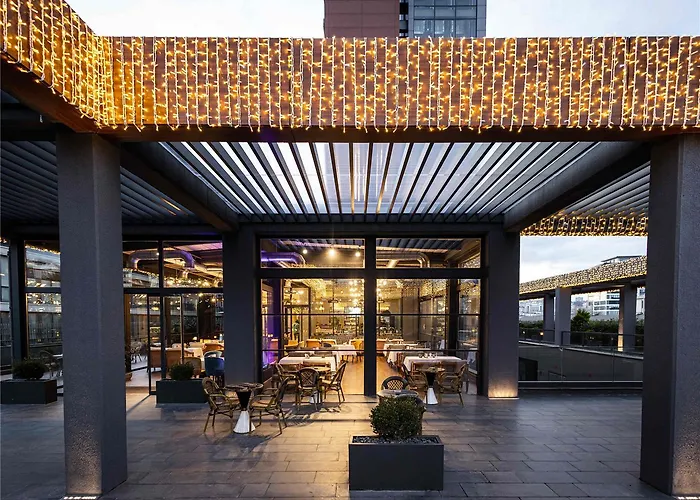 فندق Moevenpick Living West *