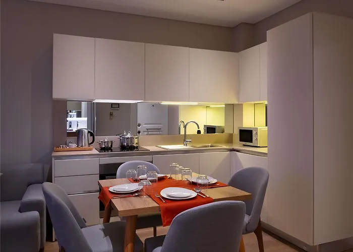 Moevenpick Living West فندق *