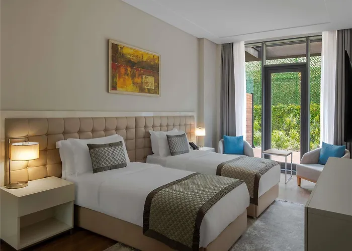 Отель Moevenpick Living West *