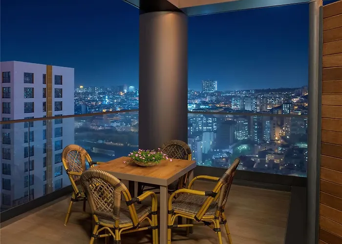 فندق Moevenpick Living West *