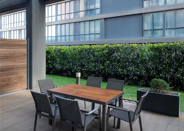 Moevenpick Living West فندق *